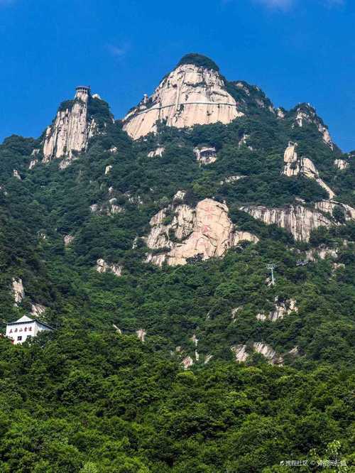 南召五朵山-南召五朵山风景区简介