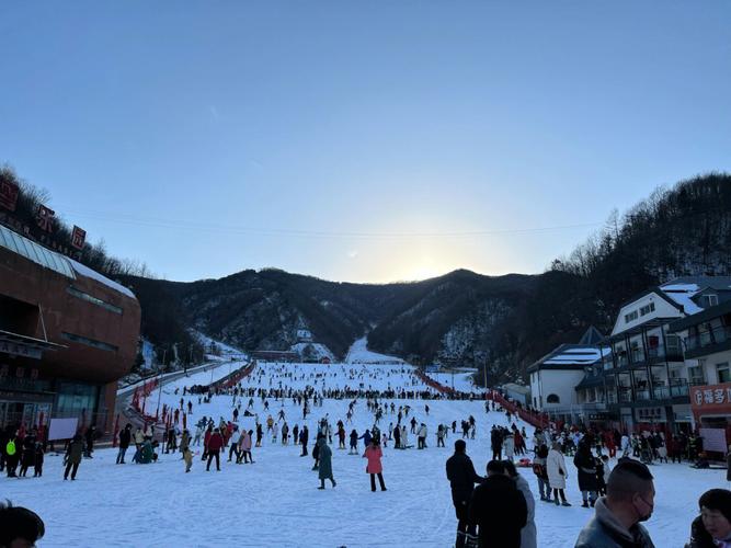 栾川伏牛山-栾川伏牛山滑雪度假乐园