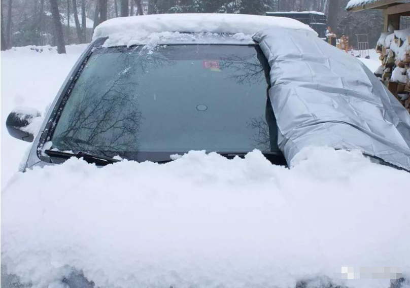 高速为什么会有汽车飘雪（下雪天为什么有汽车）