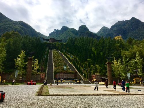 恩施神龙架旅游多久-神龙架和恩施哪里好玩